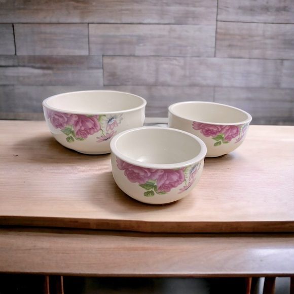 China Nesting Bowls Rose Chintz Design Coastline set of 3 - Picture 2 of 13